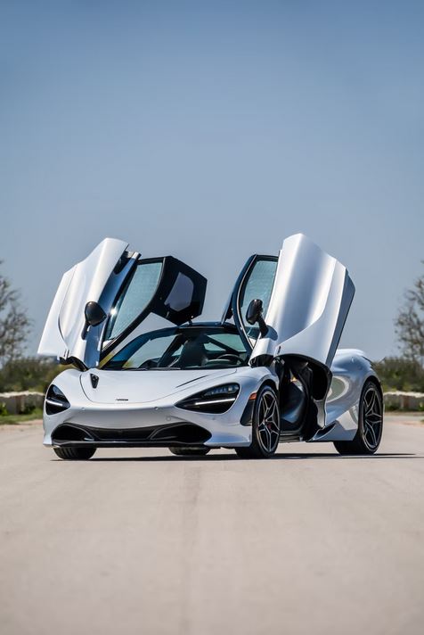 McLaren 720S blanche