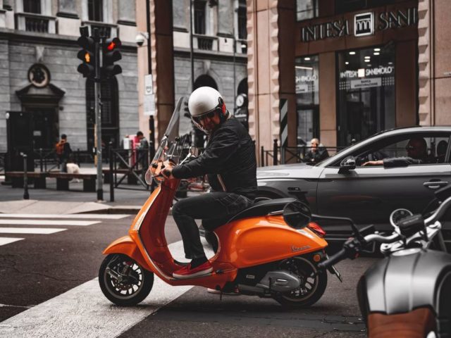assurance scooter vespa
